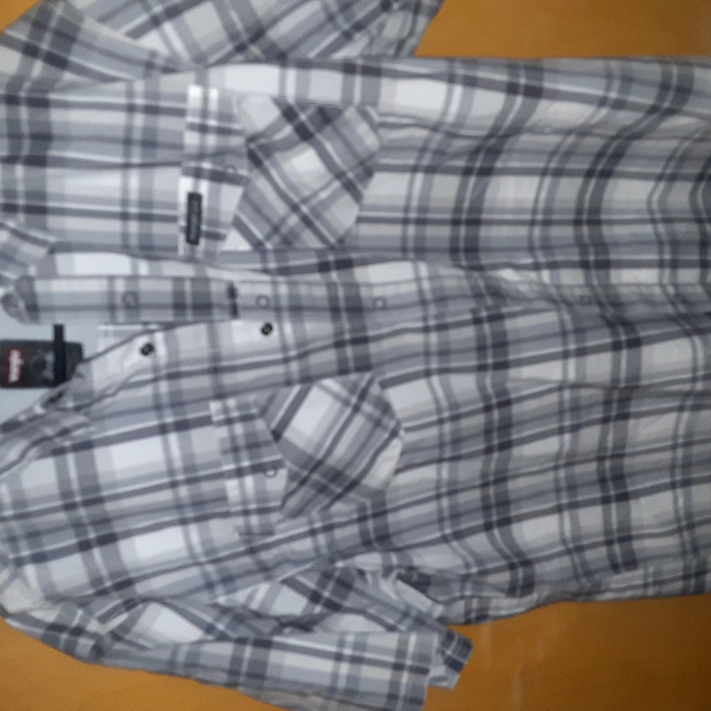 Wrangler Gray Plaid Button-Up Shirt